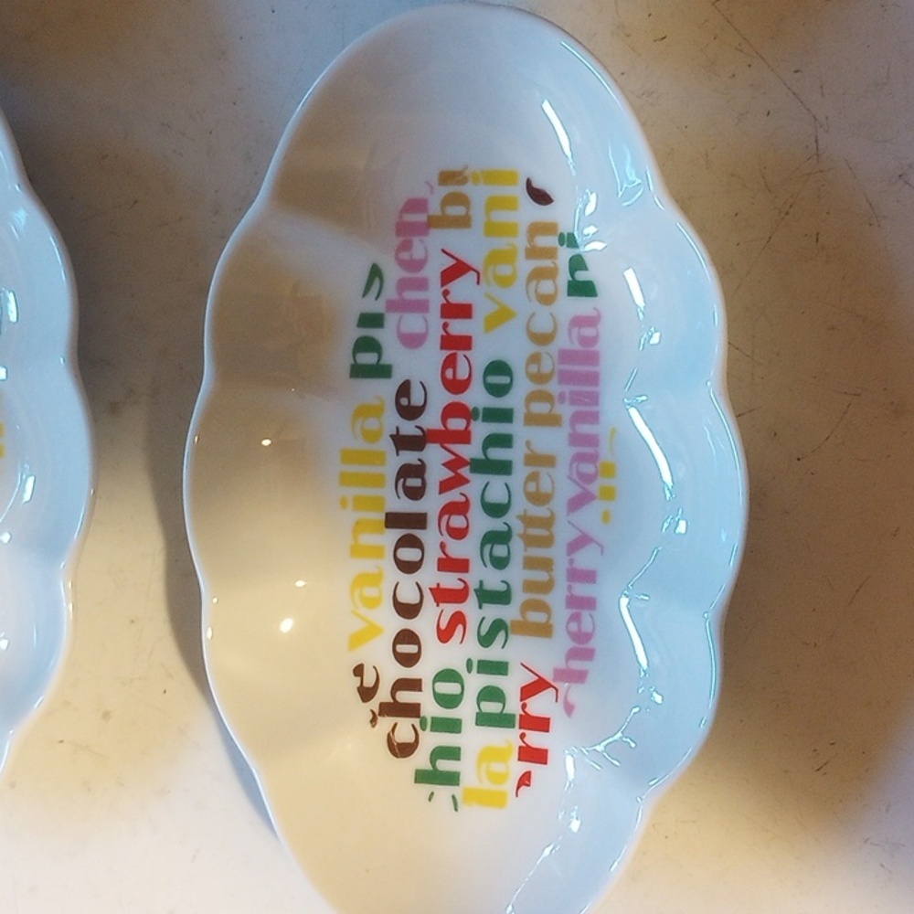 Vintage Ceramic Ice Cream Dishes, Scalloped Edges, Box, White, Banana Split - Picture 2 of 6